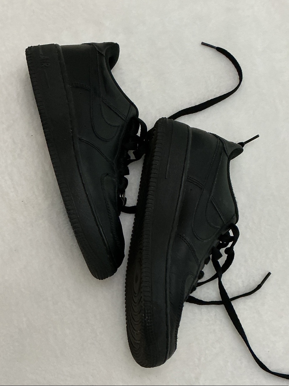 Nike AF1 All Black Youth Low-Top Sneakers
